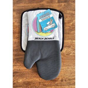 Snoopy Beach Beagle Oversized Oven Mitt and Pot Holder Set